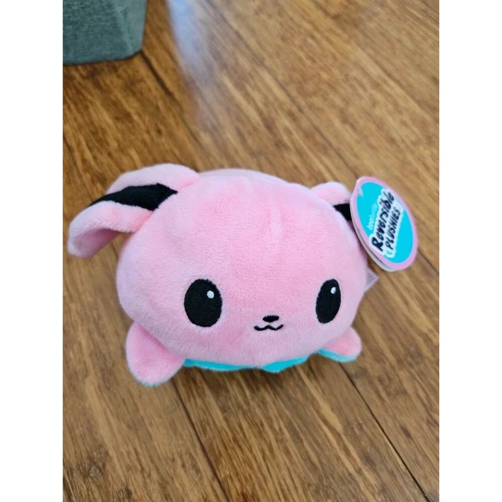 NWT TeeTurtle Original Reversible Axolotl Mood Plushie Great Stocking Stuffer